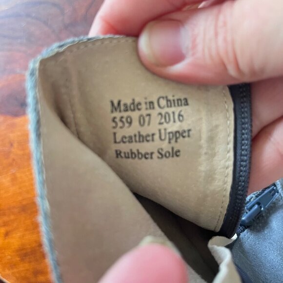 Livie & Luca Grey Suede Childrens Boots With‎ Rubber Soles Size 7 - Picture 7 of 7